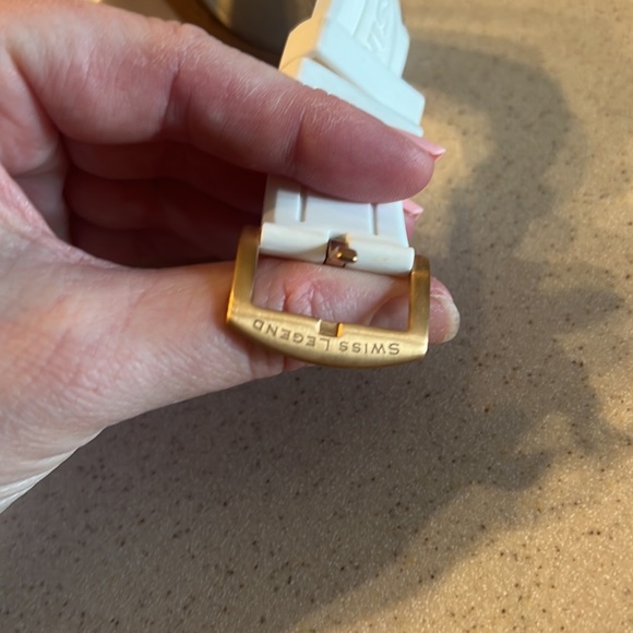 NWOT Swiss Legend ladies oversize watch - Picture 7 of 12